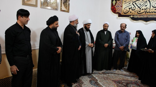 شهدا، آمران به معروف و پرچمدار احیای امر به معروف و نهی از منکر هستند.